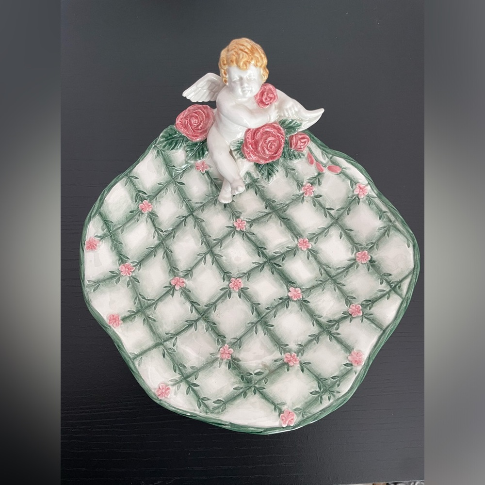 Vintage 1996 Omnibus Fitz and Floyd Cherubs Canape Plate.